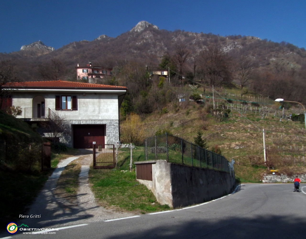 90 un saluto al Monte Barro !.JPG